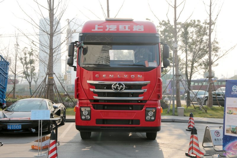 上汽红岩 杰狮重卡 350马力 4X2 国五 牵引车(CQ4186HTVG391)