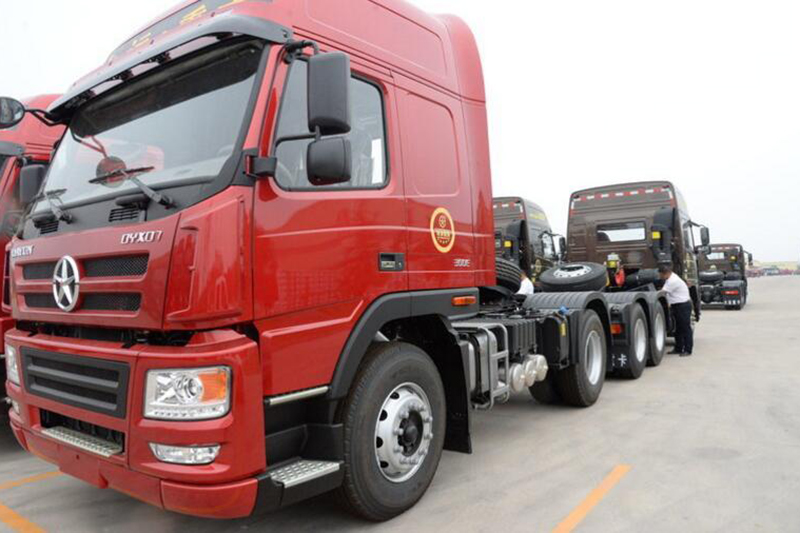大运重卡 新N8E系列 4×2 300马力 牵引车