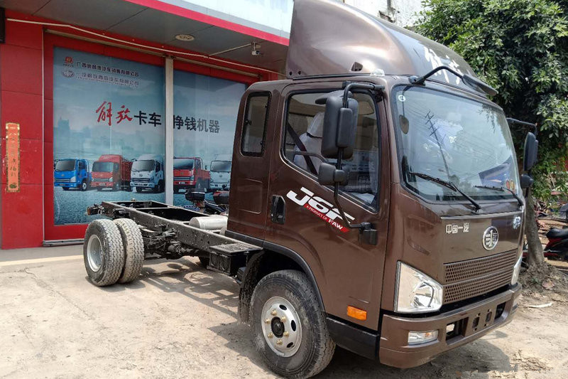 一汽解放 J6F 165马力 3.85米 国五 排半仓栅式轻卡(CA5043CCYP40K2L1E5A84)
