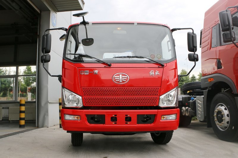 一汽解放 J6F 110马力 3.85米 国五 排半厢式轻卡(一汽)(CA5046XXYP40K2L1E5A84-3)