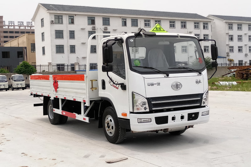一汽解放 虎VH 120马力 4X2 4.2米 国五 栏板气瓶运输车(CA5045TQPP40K17L1E5A84)