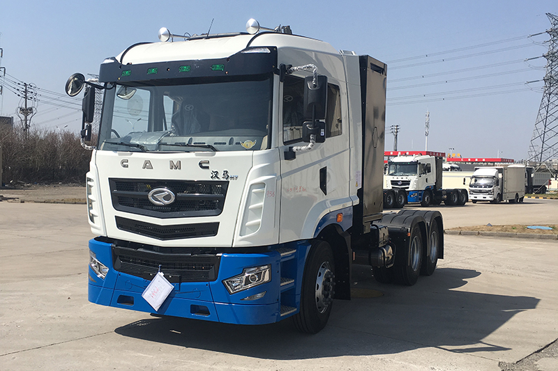 华菱 重卡 4×2纯电动牵引汽车(282kWh换电版)(HN4180H20D2BEV)