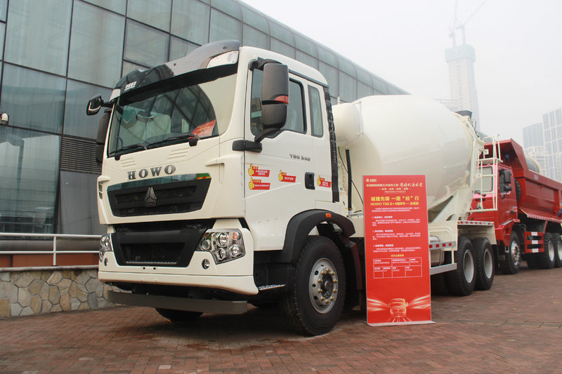 中国重汽 HOWO T5G 法规版 340马力 8X4 国五 7.99方混凝土搅拌车(ZZ5317GJBN306GE1)