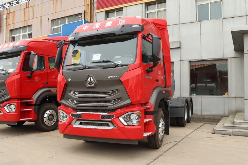 中国重汽 豪瀚N7G重卡 440马力 6X4 国六 LNG牵引车(ZZ4255V3846F1L)