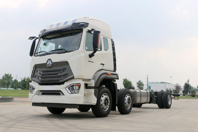 中国重汽 豪瀚N6G重卡 380马力 6X2 国五 载货车底盘(ZZ1255N56CWE1K)