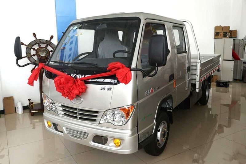 唐骏汽车 赛菱A7 豪华版 1.5L 108马力 汽油/CNG 3.02米 国五 双排栏板微卡(ZB1035BSD0V)