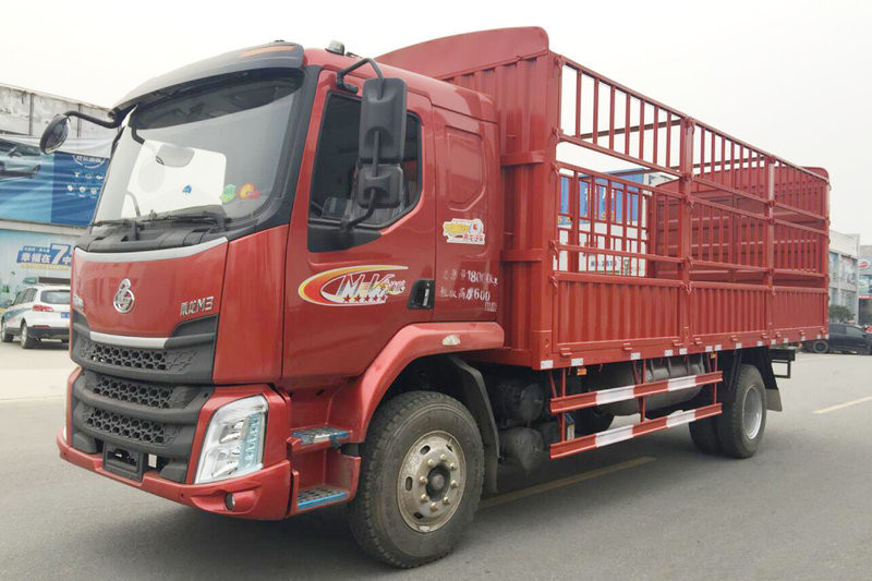 东风柳汽 乘龙新M3中卡 180马力 4X2 6.8米 国五 仓栅式载货车(LZ5182CCYM3AB)