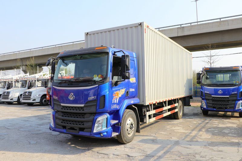 东风柳汽 乘龙新M3中卡 200马力 4X2 6.8米 国六 厢式载货车(LZ5161XXYM3AC1)