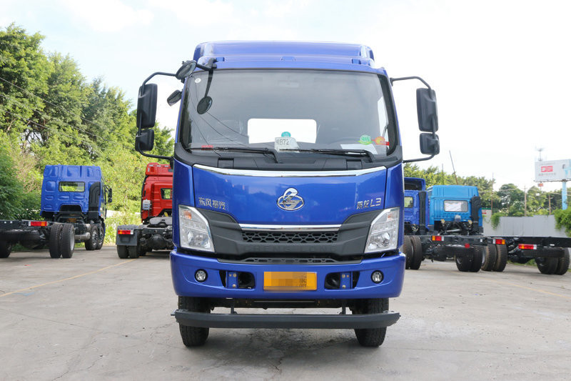 东风柳汽 乘龙L3 170马力 4X2 6.75米 国五 排半厢式载货车(LZ5160XXYM3AB)
