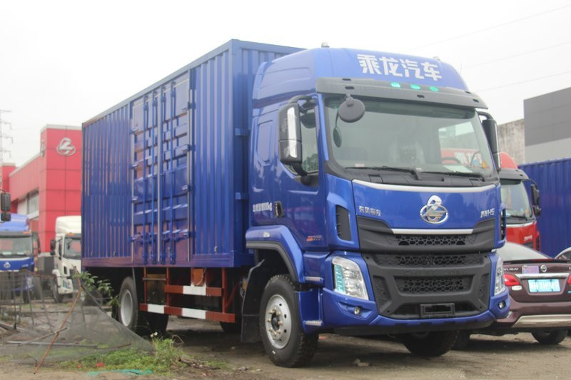 东风柳汽 乘龙H5中卡 绿通版 200马力 4X2 6.8米 国五 厢式载货车(LZ5180XXYM3AB)