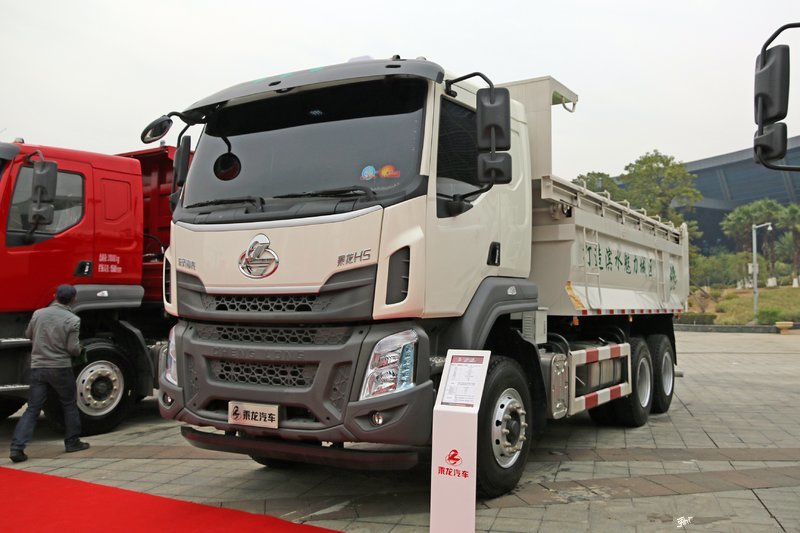 东风柳汽 乘龙H5 350马力 6X4 5.4米 国五 自卸车(LZ3251M5DB)