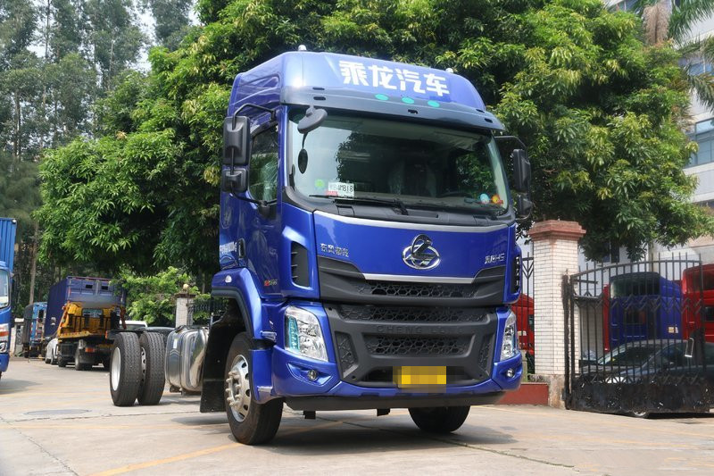 东风柳汽 乘龙H5中卡 245马力 4X2 6.8米 国五 厢式载货车(LZ5180XXYH5AC1)