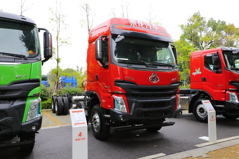 东风柳汽 乘龙H7 500马力 8X4 8.2米 国五 自卸车(高顶)(LZ3316H7FB)