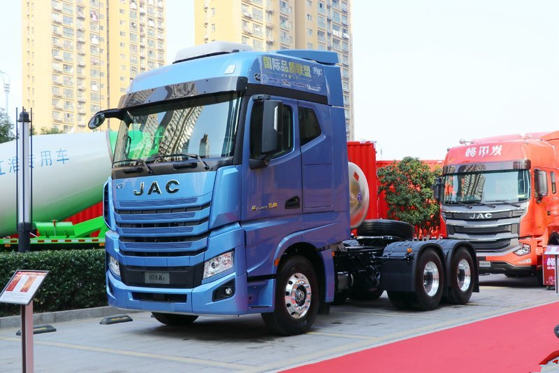 江淮 格尔发K7重卡 480马力 6X4 国六 LNG牵引车(HFC4252P1N8E33MS)