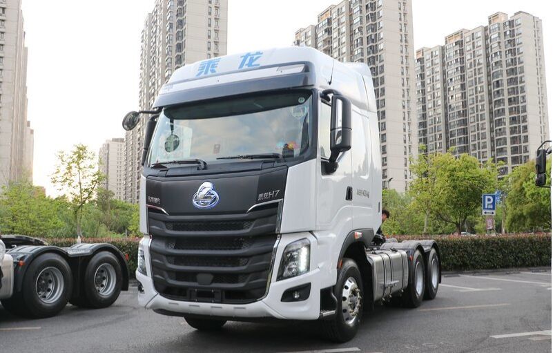 东风柳汽 乘龙H7陆航版 3.0600马力 6×4 国六 牵引车 (LZ4252H7DC1)