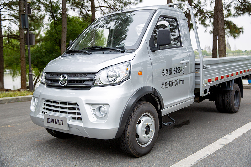 新龙马汽车 启腾N60 116马力 4×2 国六 栏板载货车 标准型（FJ1030BAC2）
