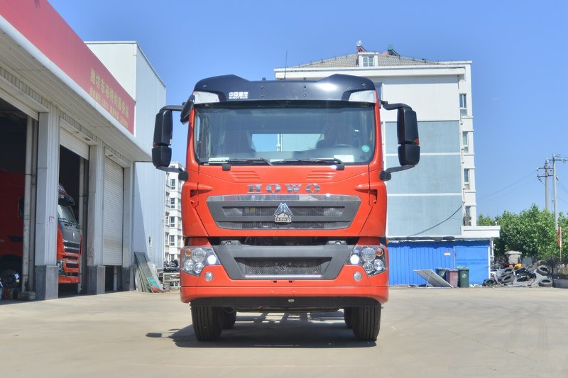 中国重汽 HOWO TH7 犇赢版 460马力 8X4 9.5米 国六 栏板载货车(ZZ1317V466HF1)