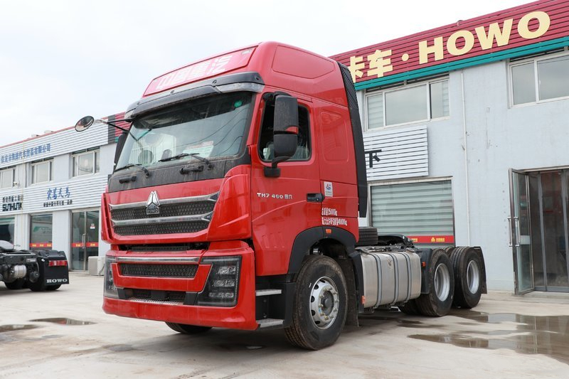 中国重汽 HOWOTH7重卡 460马力 6X4 国六 AMT自动挡牵引车(潍柴)(ZZ4257V324HF1B)
