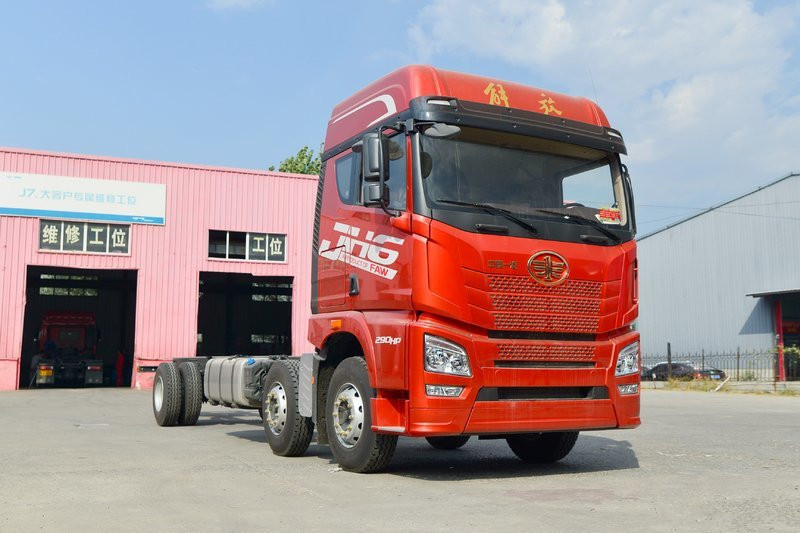 青岛解放 JH6重卡 卓越版2.0 320马力 6X2 7.7米 国六 厢式载货车(CA5250XXYP26K2L5T3E6A80)