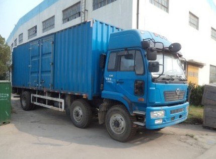 徐工 瑞龙中卡 240马力 6×2 厢式载货车(NXG5201XXY3)