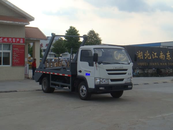 湖北江南 江特 109马力 4×2 摆臂式垃圾车(JDF5040ZBLY)