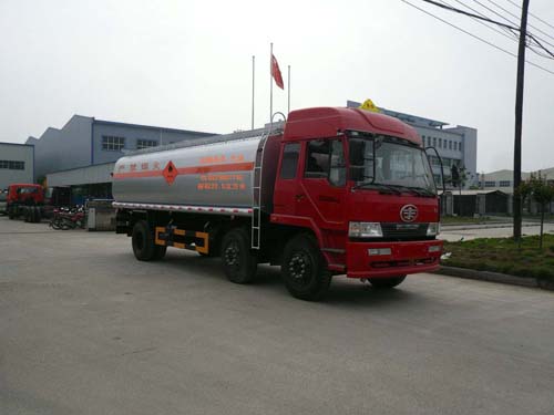 湖北成龙威 楚飞 220马力 6×2 运油车(CLQ5250GYY3C)
