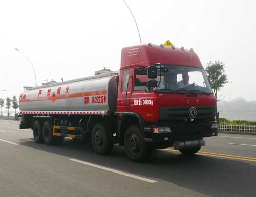 湖北成龙威 楚飞 270马力 8×4 运油车(CLQ5310GYY3E)