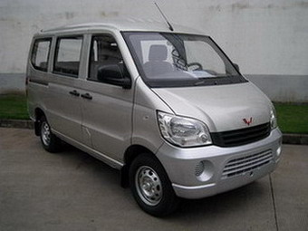 上汽通用 五菱之光 68马力 微客(LZW6390QF)
