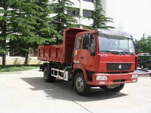 中国重汽 黄河少帅中卡 190马力 4×2 自卸车(ZZ3164G4515C1)
