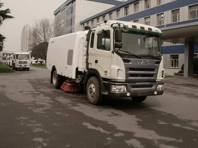 中联重科 中联 180马力 4×2 扫路车(ZLJ5163TSLHE3)