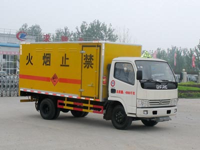 湖北程力 程力威 109马力 4×2 爆破器材运输车(CLW5051XQY3)