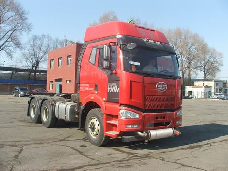 一汽解放 解放J6P 420马力 6×4 牵引车(CA4250P66K24T1A1HE4X)