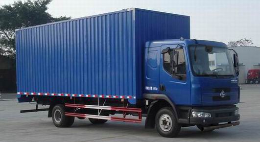 东风柳汽 乘龙中卡 180马力 4×2 厢式载货车(LZ5162XXYRAPA)