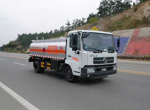 湖北成龙威 楚飞 160马力 4×2 运油车(CLQ5120GYY4D)