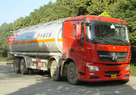 北奔重汽 北奔V3 270马力 8×4 加油车(ND5310GJYZ01)