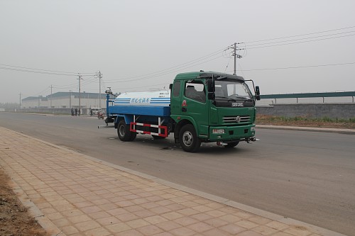 济南重汽 绿叶 136马力 4×2 洒水车(JYJ5082GSS)