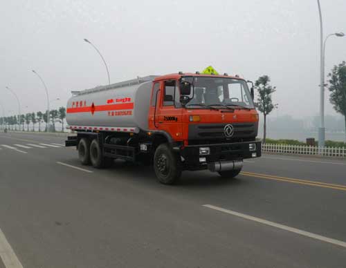 湖北成龙威 楚飞 210马力 6×4 运油车(CLQ5253GYY3)