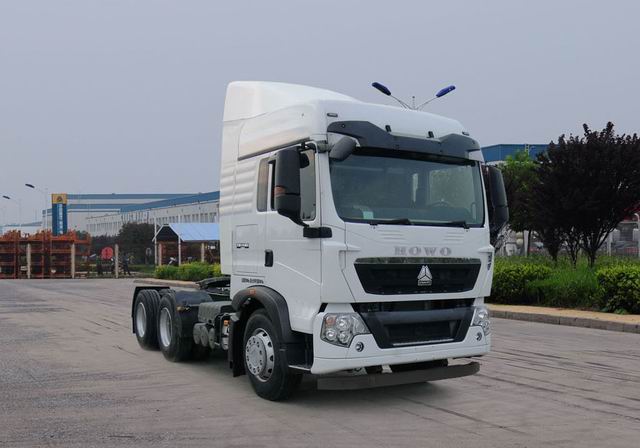 中国重汽 HOWO-T5G重卡 340马力 6×4 牵引车(ZZ4257N324GD1)