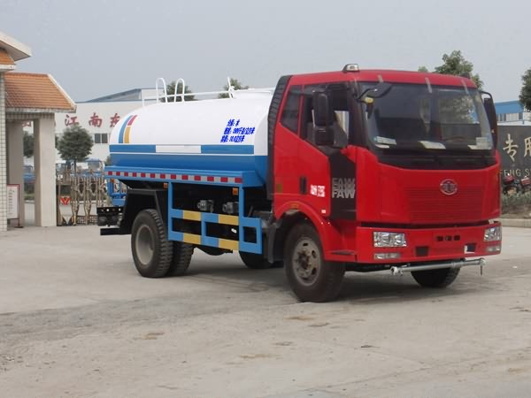 湖北江南 江特 160马力 4×2 绿化喷洒车(JDF5160GPSC3)