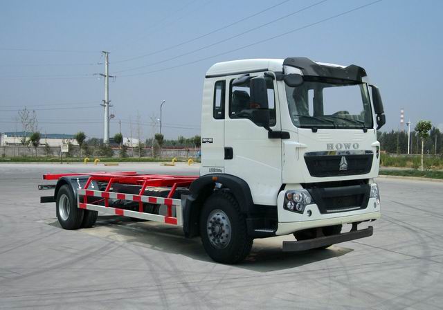 中国重汽 HOWO-T5G 中卡 280马力 4×2 厢式 排半 载货车(ZZ5167ZKXM561GD1)