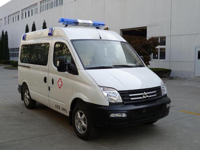 上汽大通 大通V80 136马力 10人 救护车(SH5040XJHA4D5)