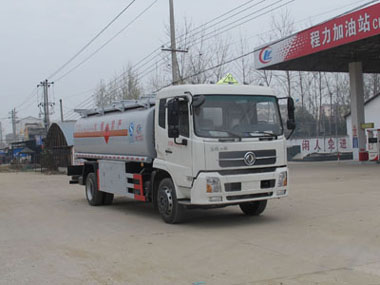 湖北程力 程力威 180马力 4×2 加油车 (CLW5160GJYD4 )