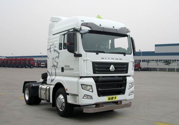 中国重汽 SITRAK-C7H 重卡 360马力 4×2 牵引车(ZZ4186V361HE1W)