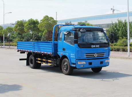 东风股份 多利卡D7 轻卡 130马力 4×2 栏板式 排半 载货车(EQ1080L8BDC)