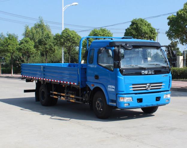 东风股份 多利卡D8 中卡 160马力 4×2 栏板式 排半 载货车(EQ1130L8BDF)