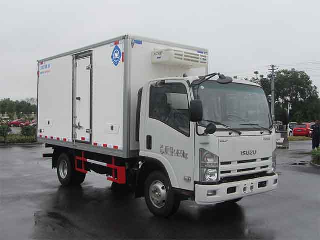 镇江飞驰 飞球 130马力 4×2 冷藏车(ZJL5043XLCQ5)