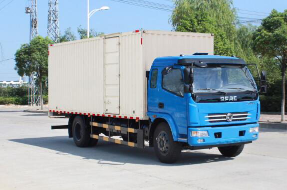 东风股份 多利卡D8 轻卡 160马力 4×2 厢式 排半 载货车(EQ5110XXYL8BDFAC)