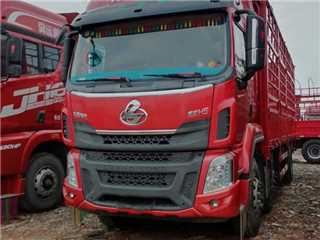 东风柳汽 乘龙 乘龙H5前四后四7米6高栏货车