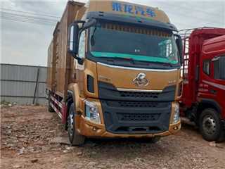 东风柳汽 乘龙 乘龙H5九米八大单桥厢车厢式货车