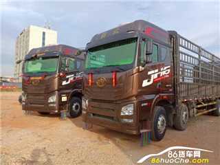 青岛解放 解放JH6 290马力三桥9.6米高栏车货车